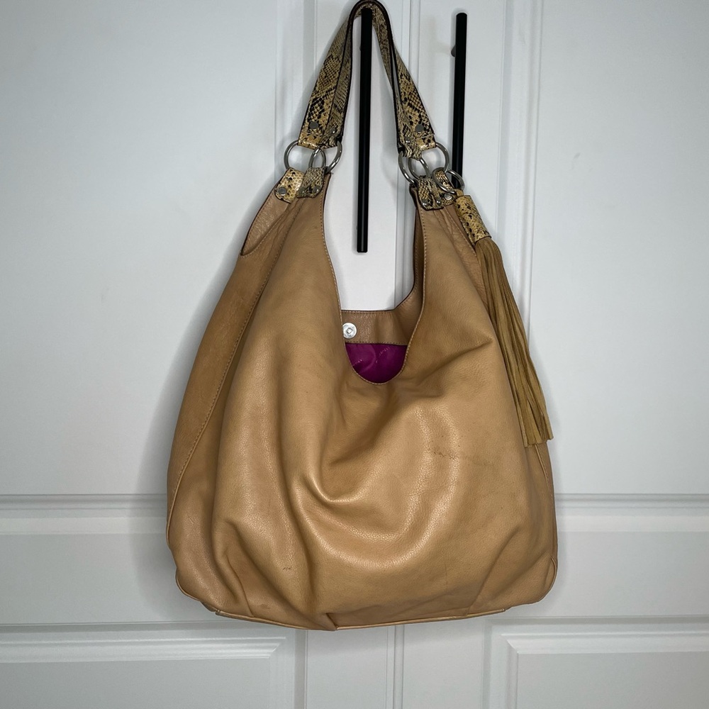 Hobo bag in the perfect fall color! - Picture 9 of 10